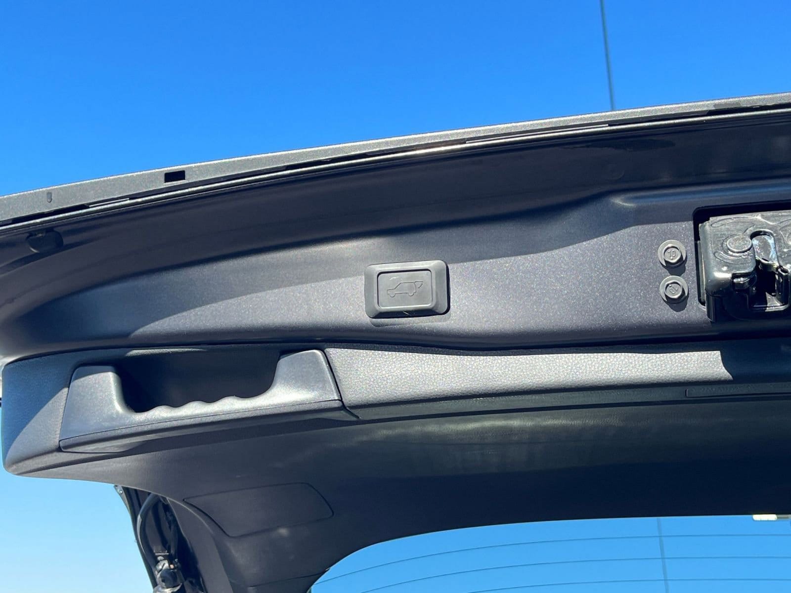 Thumbnail: 2025 Toyota RAV4 - 23