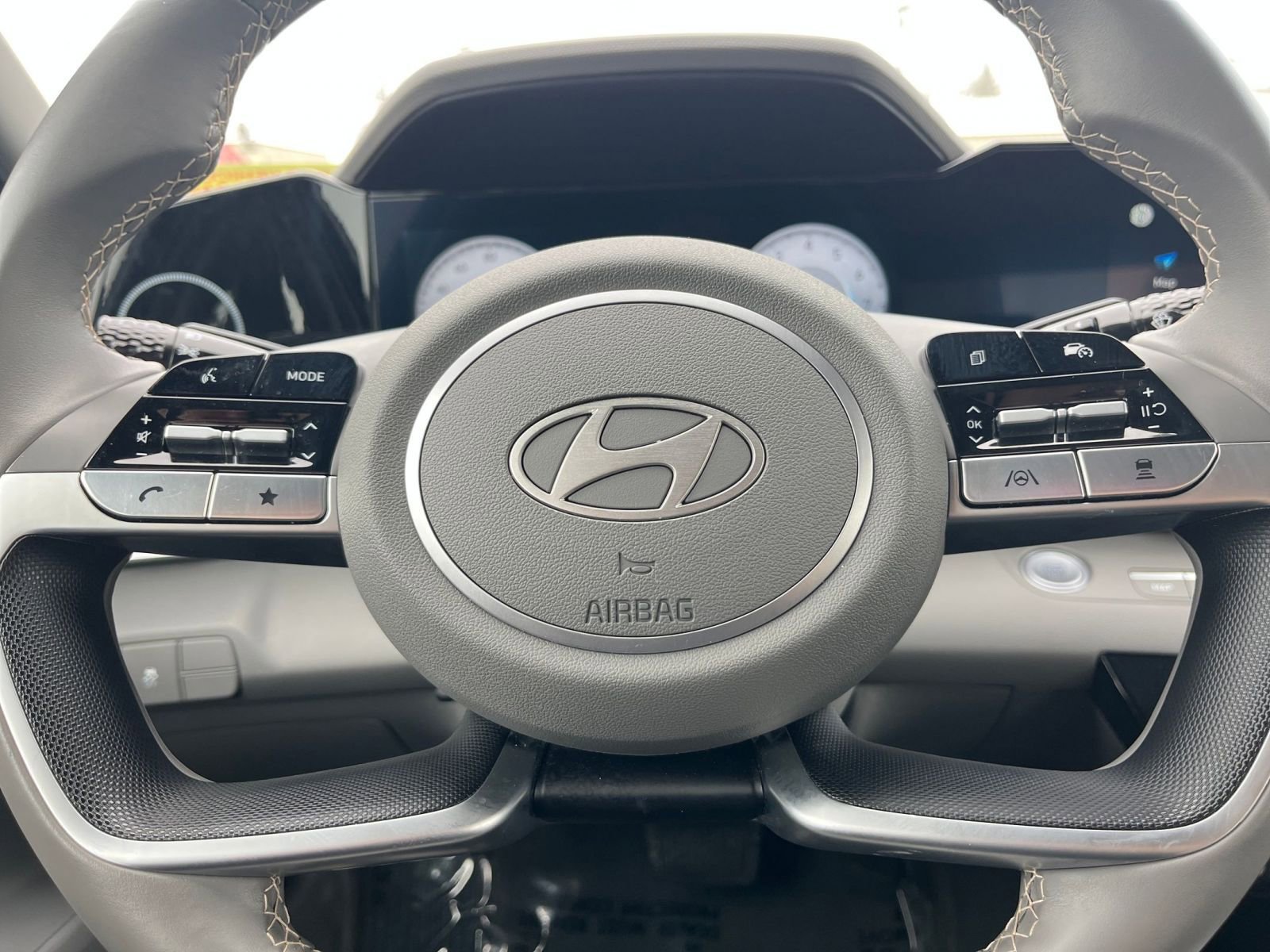 Thumbnail: 2025 Hyundai Elantra - 25