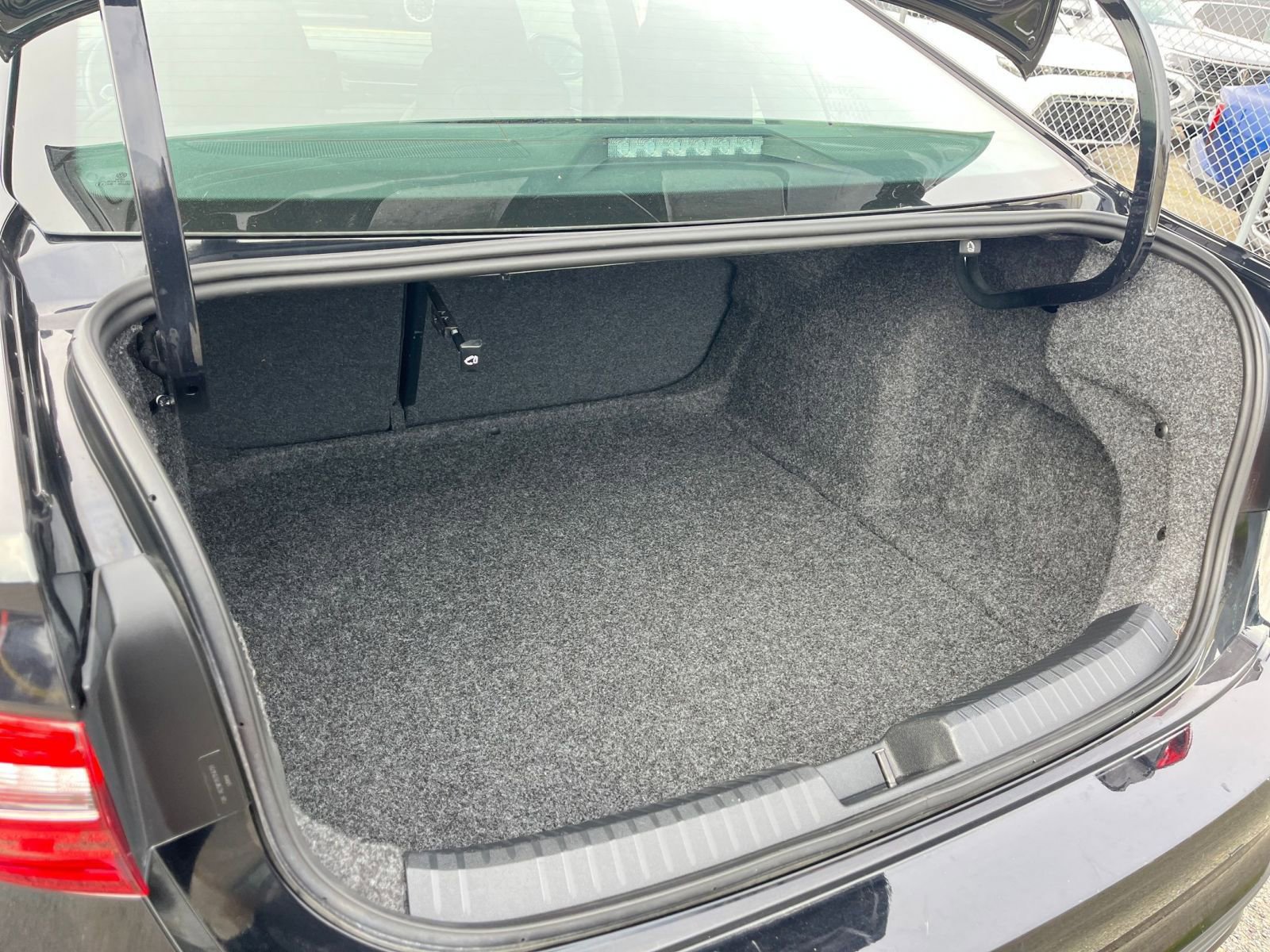 Thumbnail: 2025 Volkswagen Jetta - 31