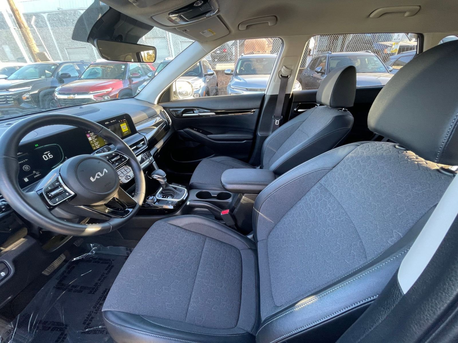 Thumbnail: 2025 Kia Seltos - 28