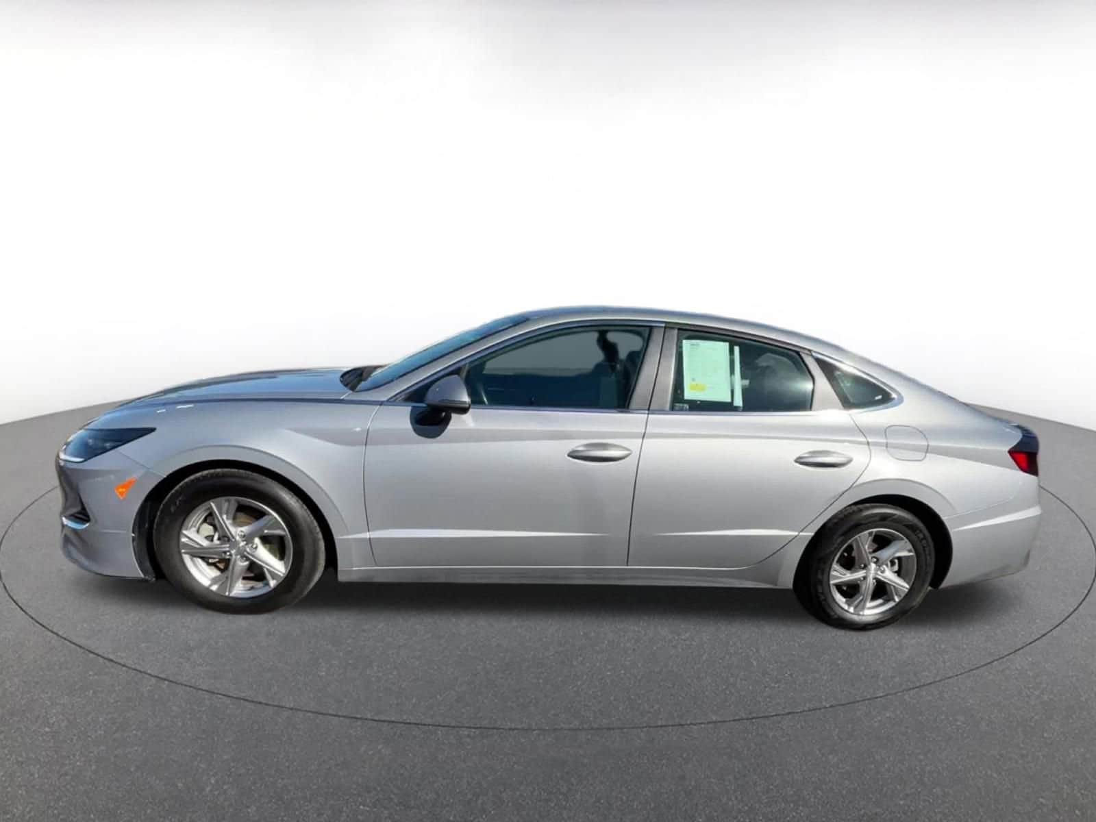 Thumbnail: 2023 Hyundai Sonata - 9