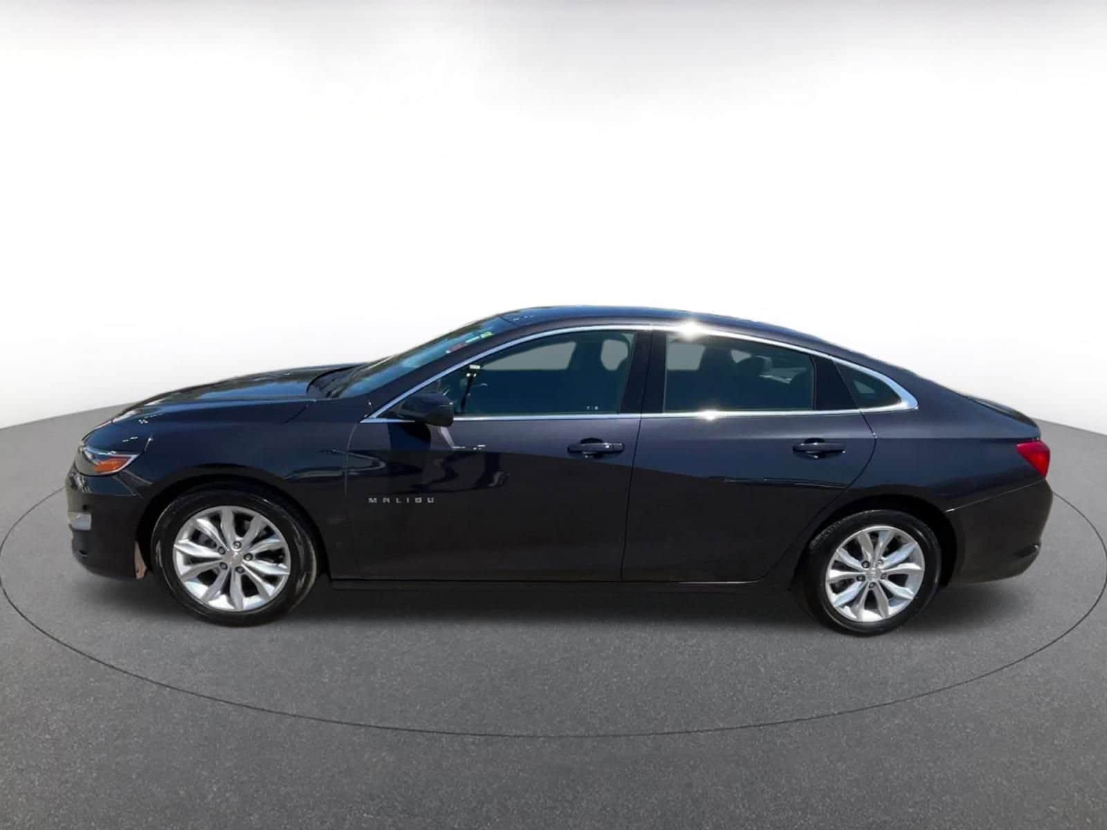 Thumbnail: 2023 Chevrolet Malibu - 9