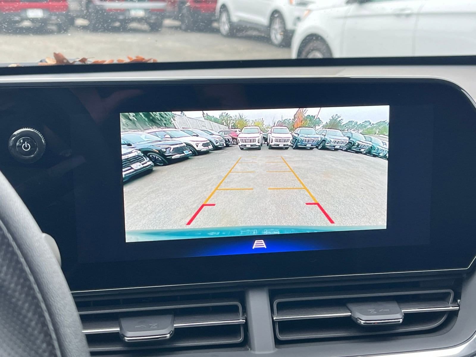 Thumbnail: 2025 Chevrolet Trax - 17