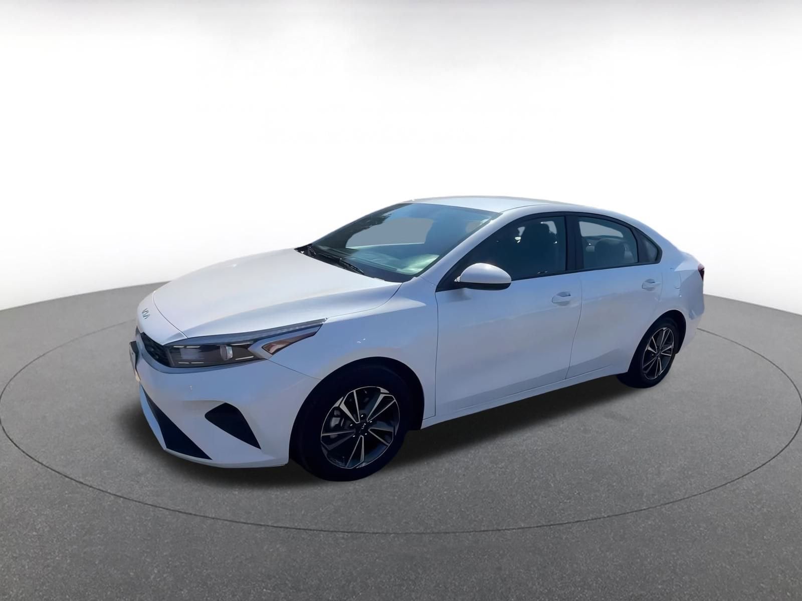 Thumbnail: 2023 Kia Forte - 9