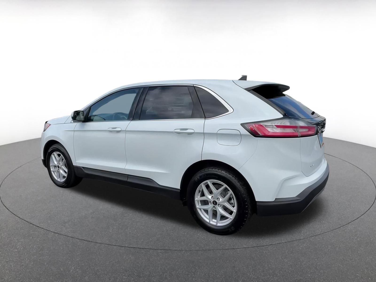 2024 Ford Edge SEL 10