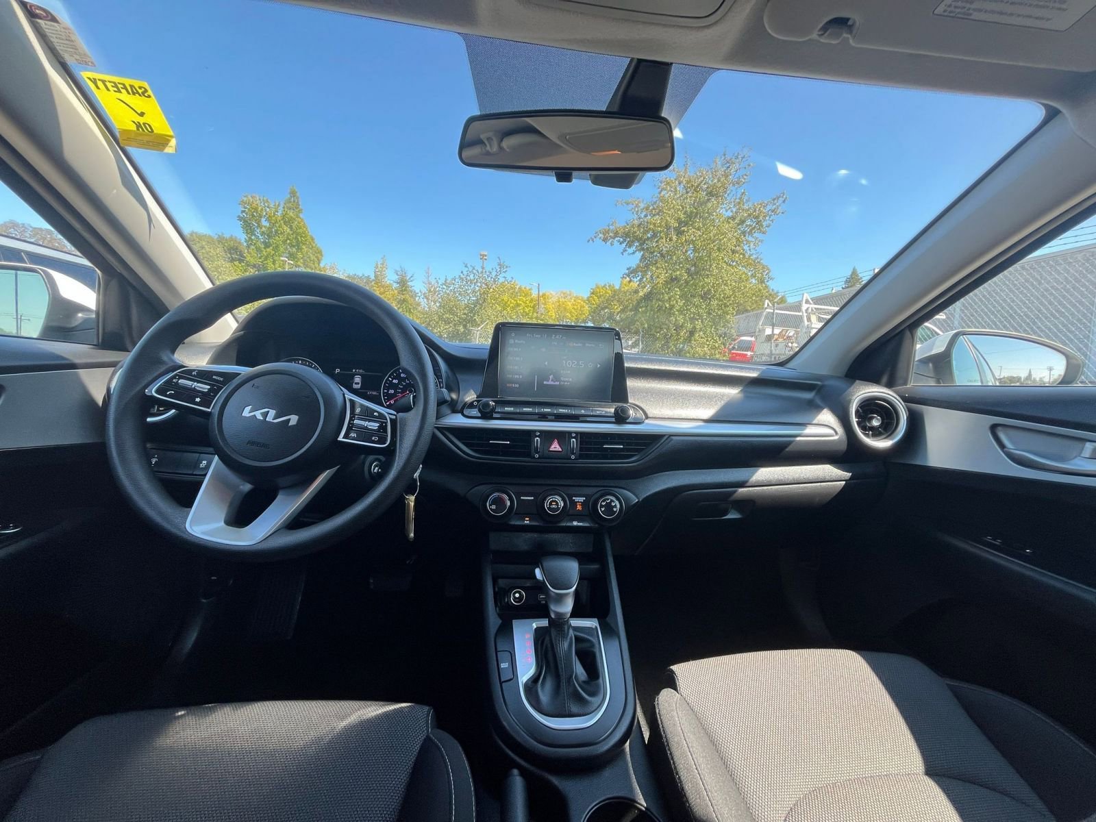 Thumbnail: 2023 Kia Forte - 31