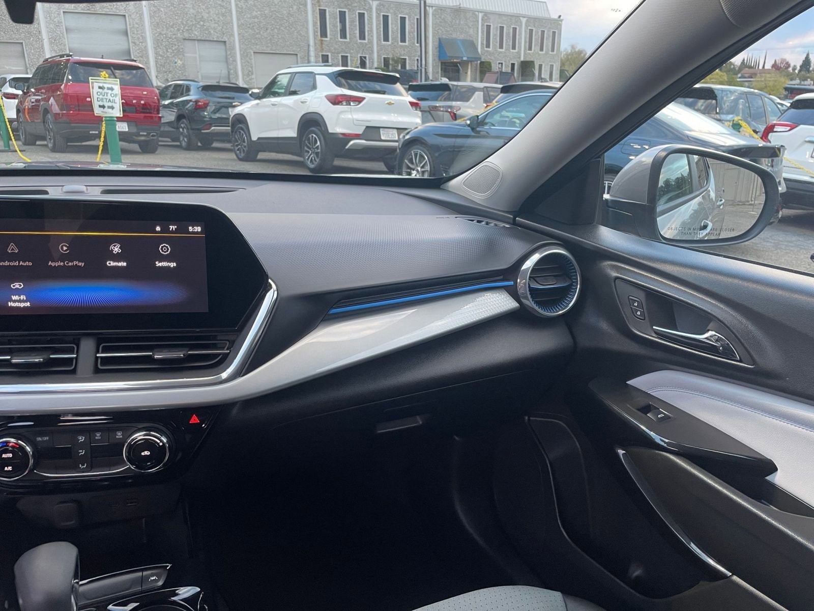 Thumbnail: 2025 Chevrolet Trax - 33