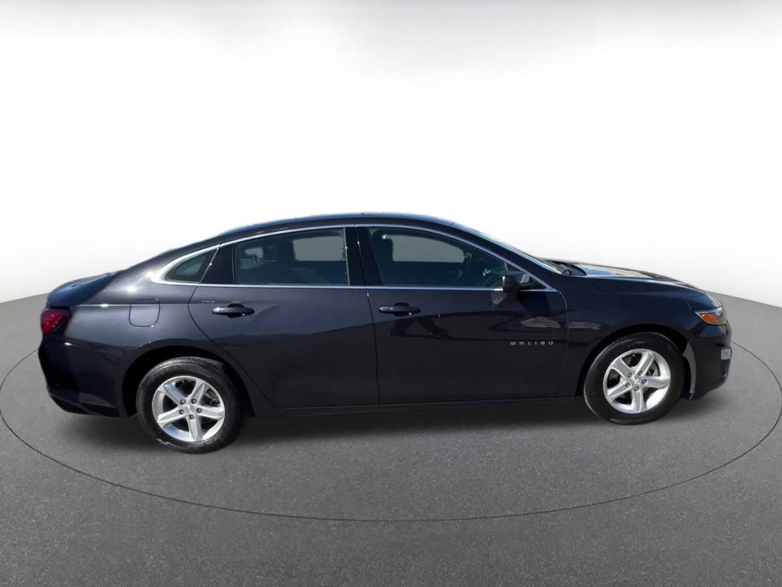 Thumbnail: 2023 Chevrolet Malibu - 16