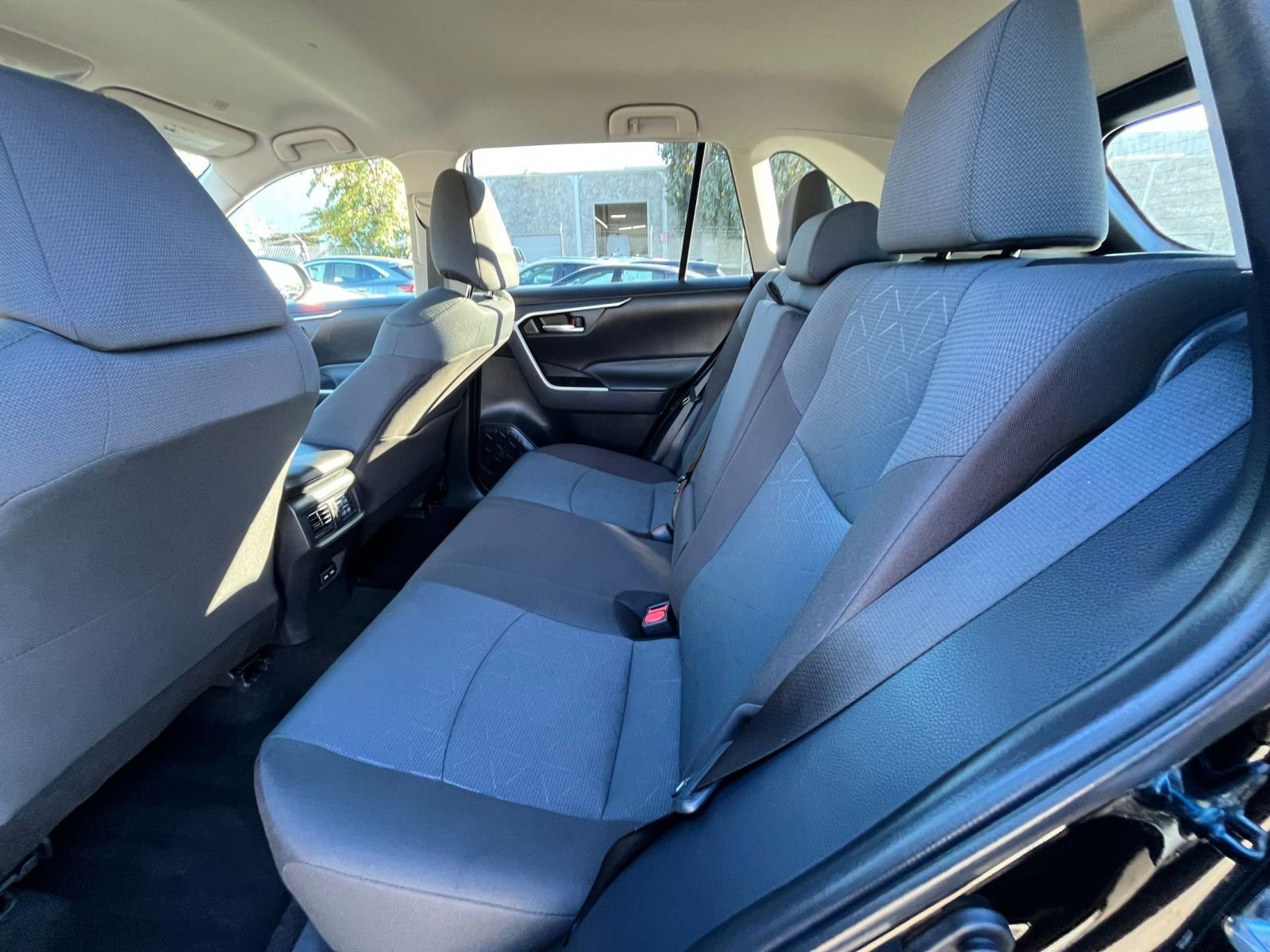 Thumbnail: 2025 Toyota RAV4 - 33