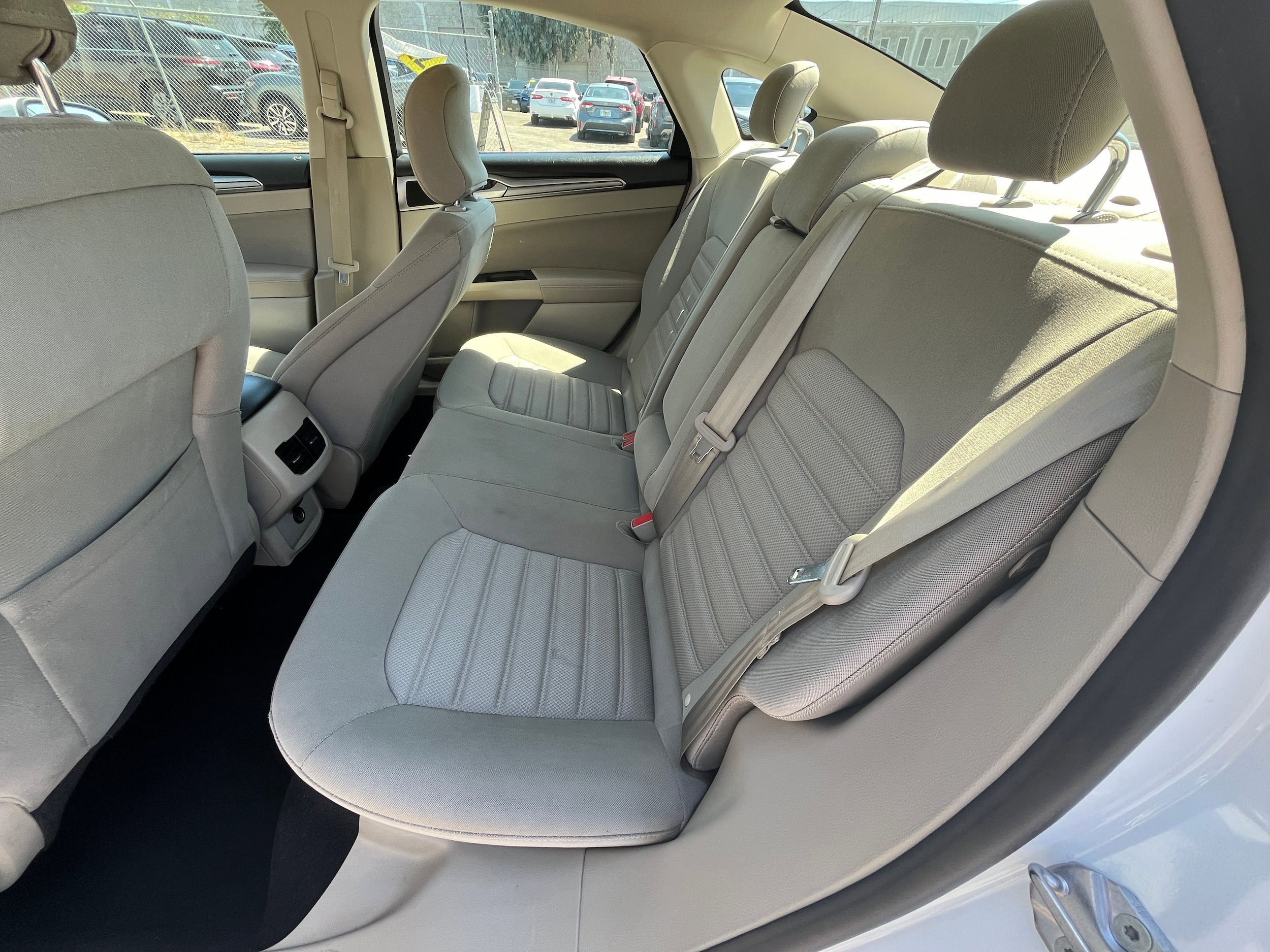 2019 Ford Fusion SE 26