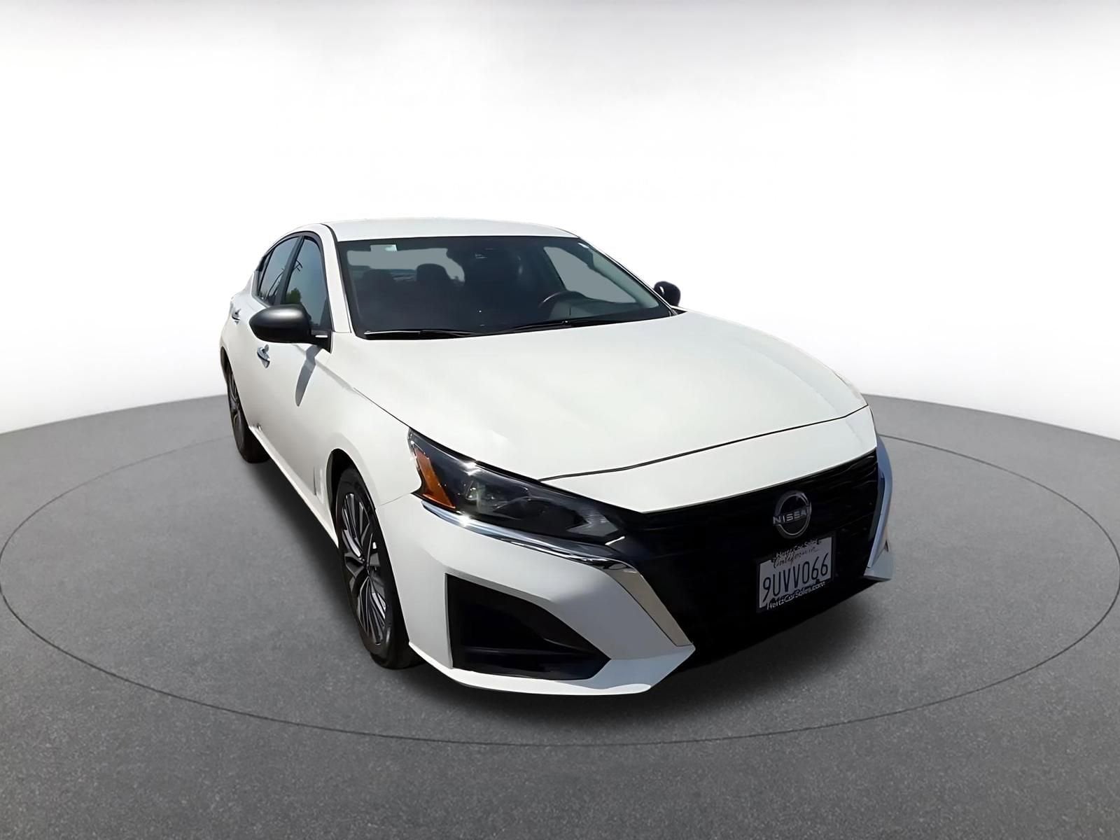 Thumbnail: 2025 Nissan Altima - 3