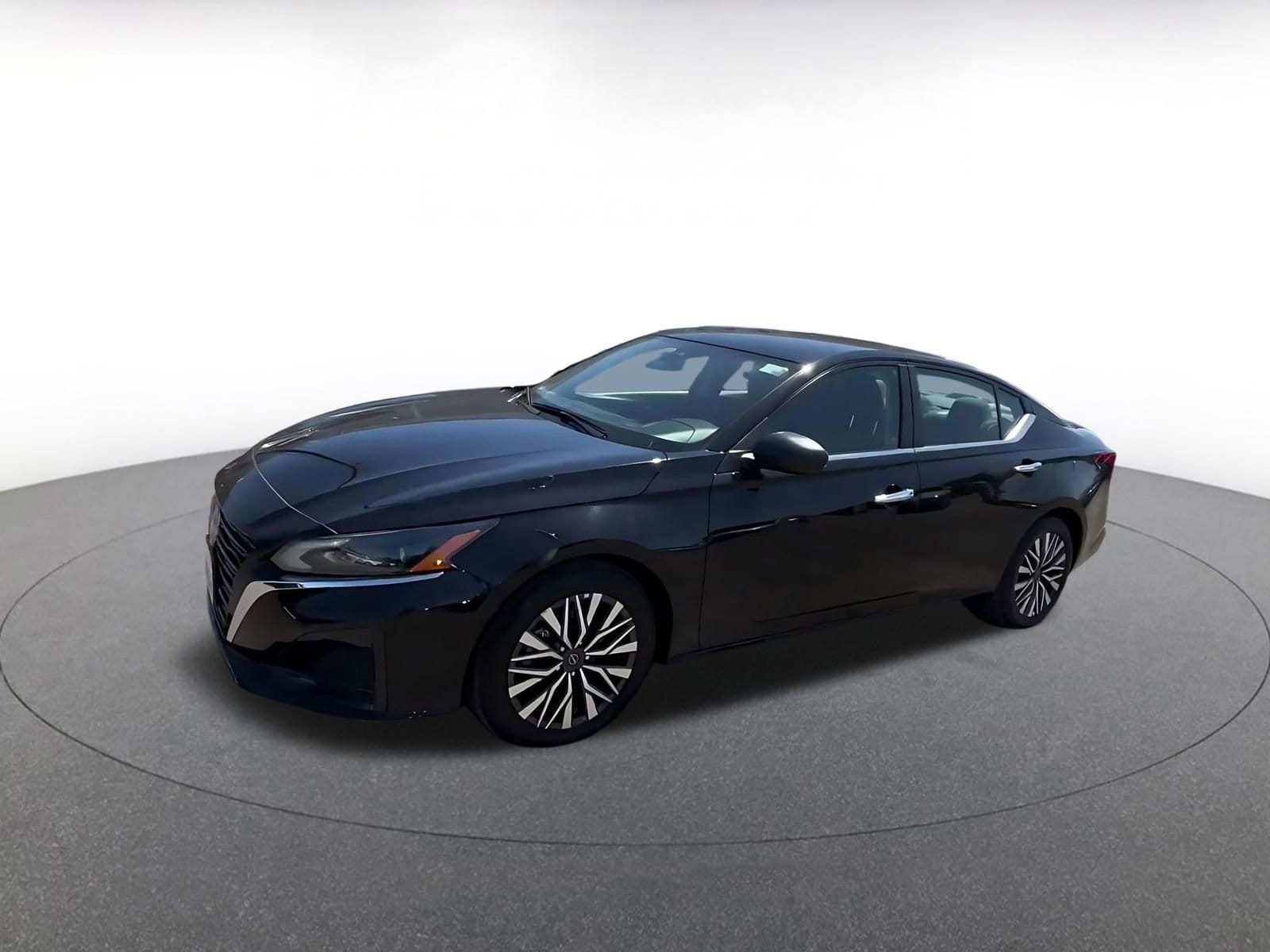 Thumbnail: 2025 Nissan Altima - 8