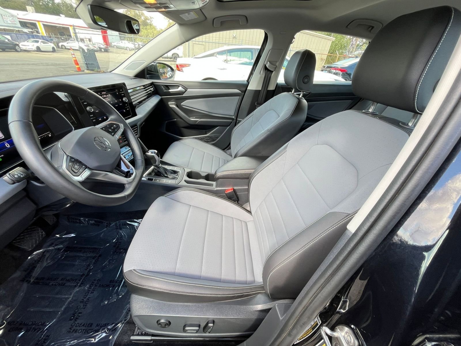 Thumbnail: 2025 Volkswagen Jetta - 25