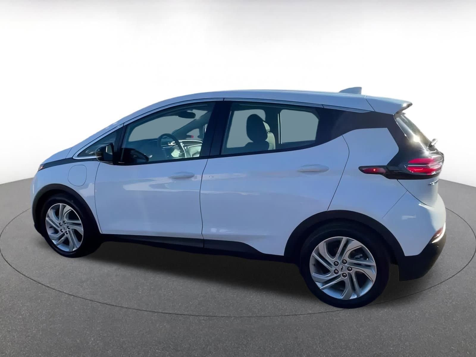 Thumbnail: 2023 Chevrolet Bolt EV - 10