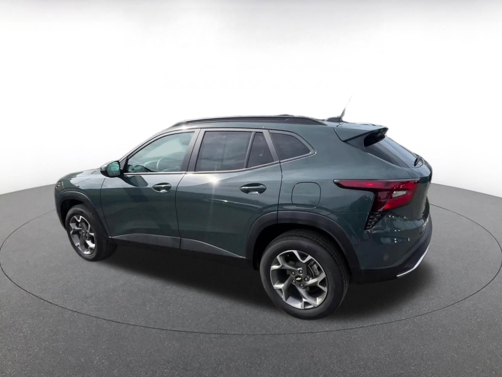 Thumbnail: 2025 Chevrolet Trax - 10