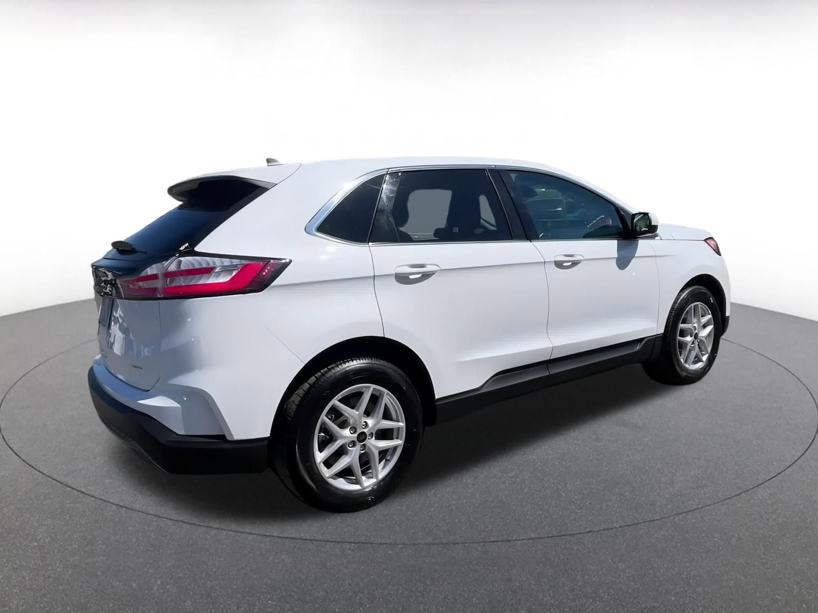Thumbnail: 2024 Ford Edge - 17