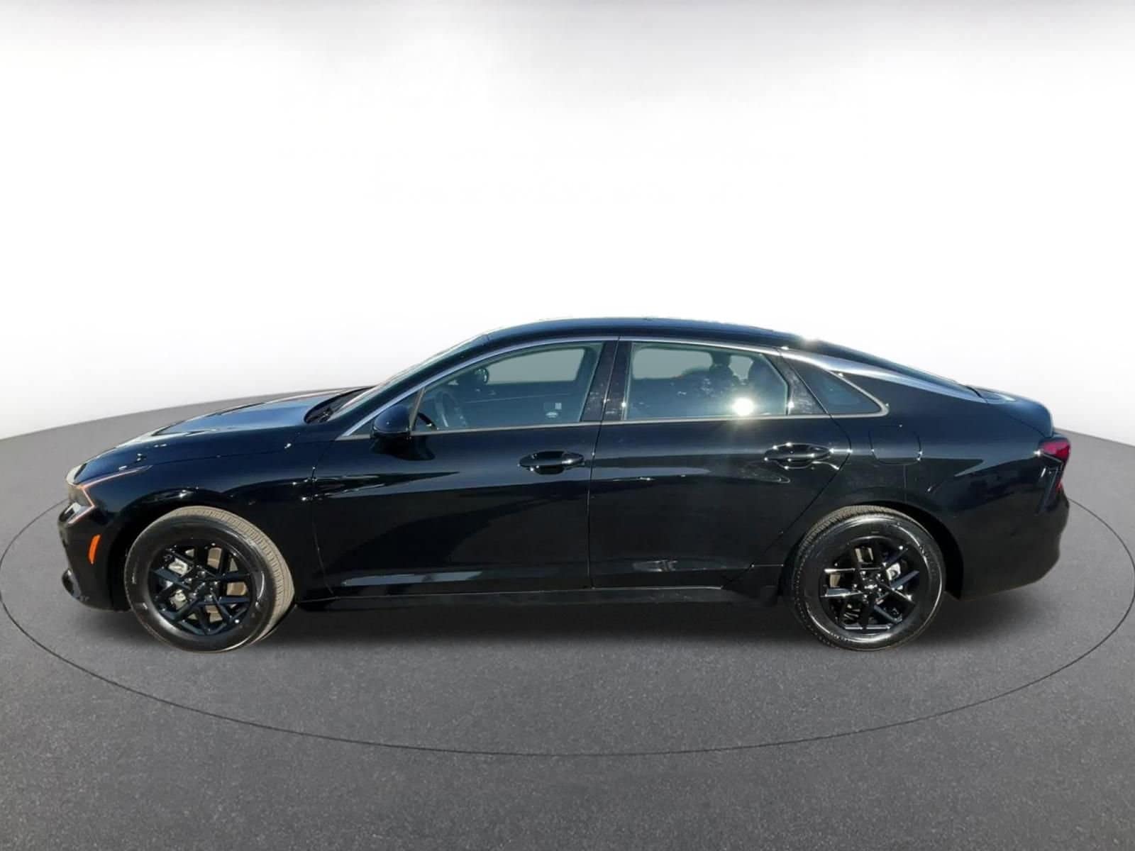 Thumbnail: 2021 Toyota Camry - 9