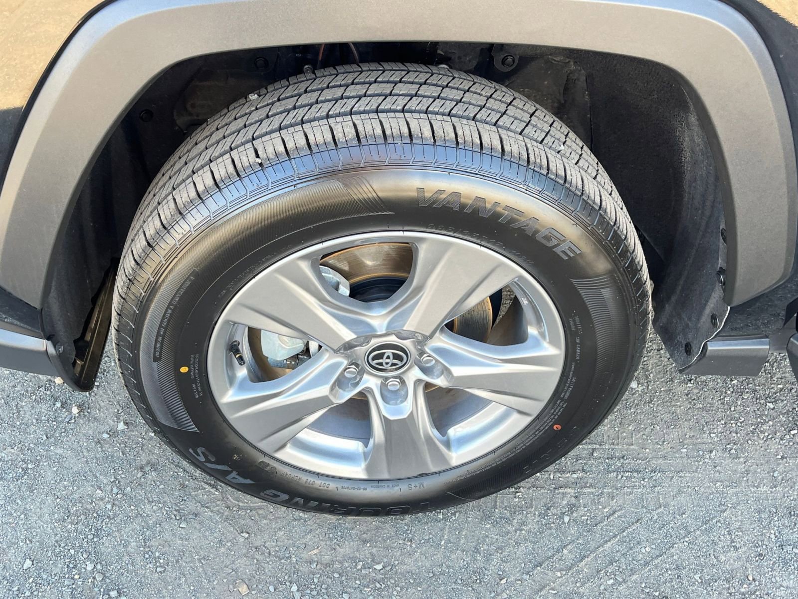 Thumbnail: 2025 Toyota RAV4 - 29