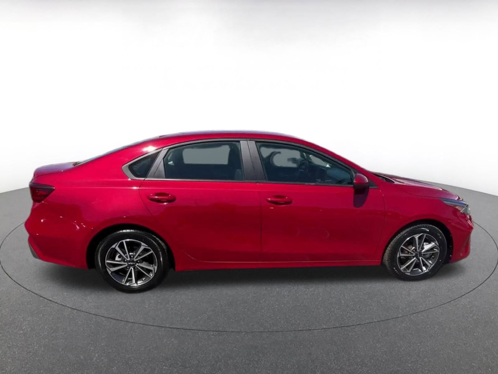 Thumbnail: 2023 Kia Forte - 16