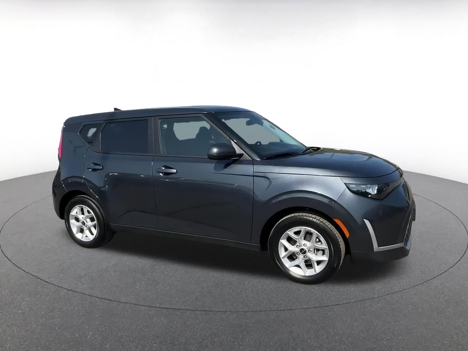 2024 Kia Soul LX 2