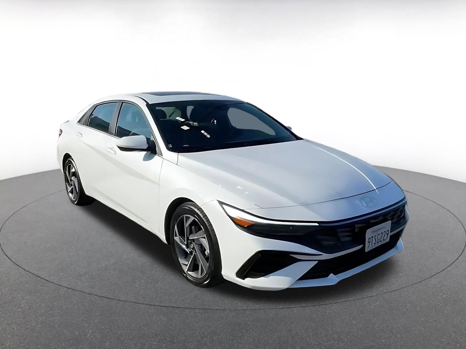 Thumbnail: 2025 Hyundai Elantra - 3