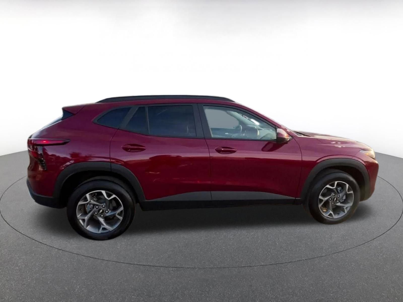 Thumbnail: 2025 Chevrolet Trax - 16