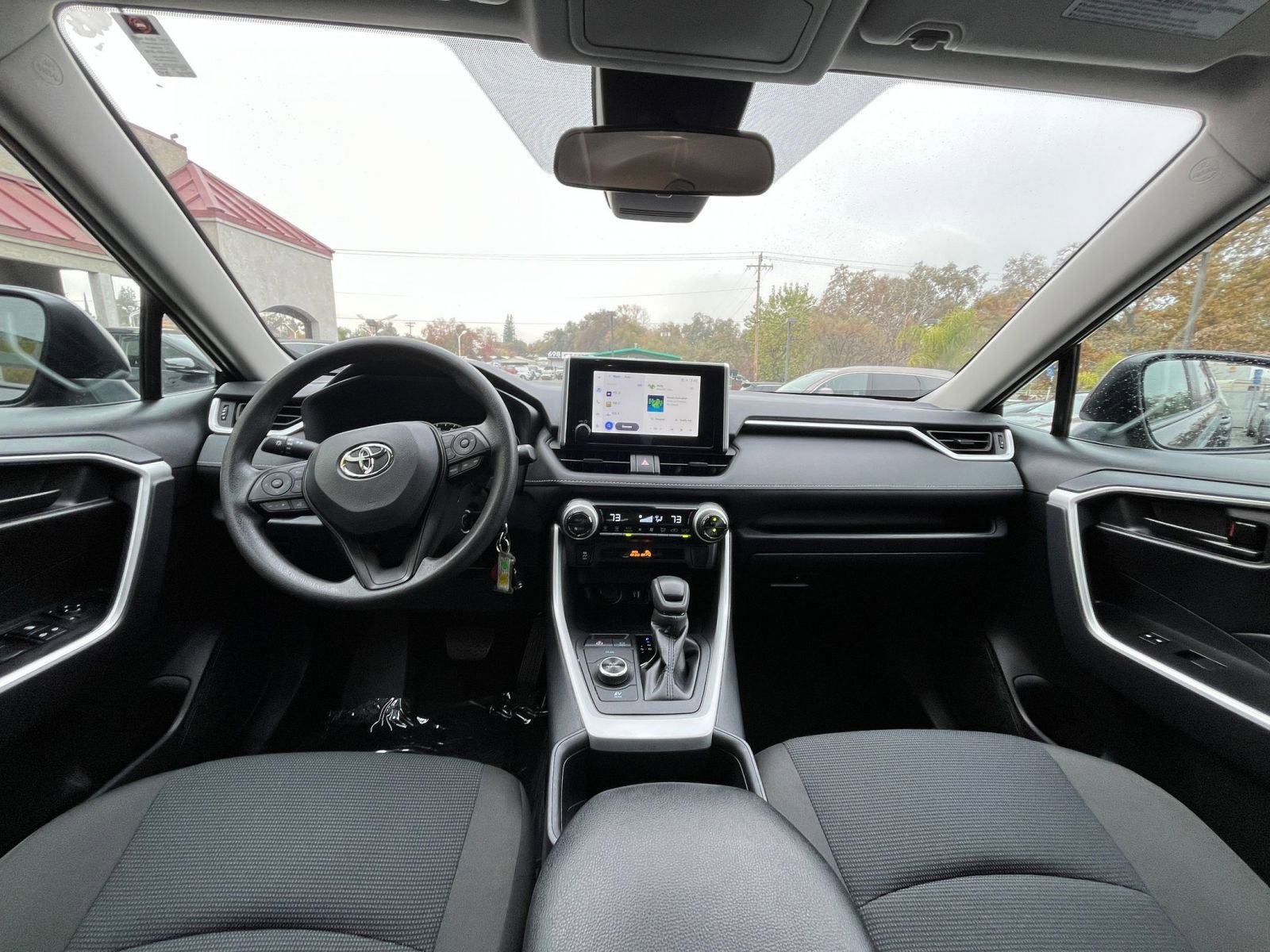 Thumbnail: 2025 Toyota RAV4 - 32