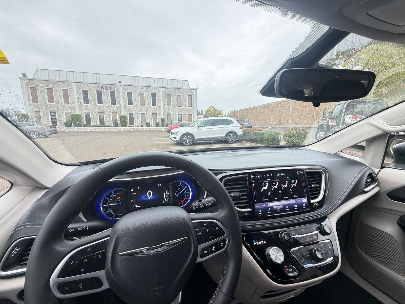 Thumbnail: 2023 Chrysler Pacifica - 33