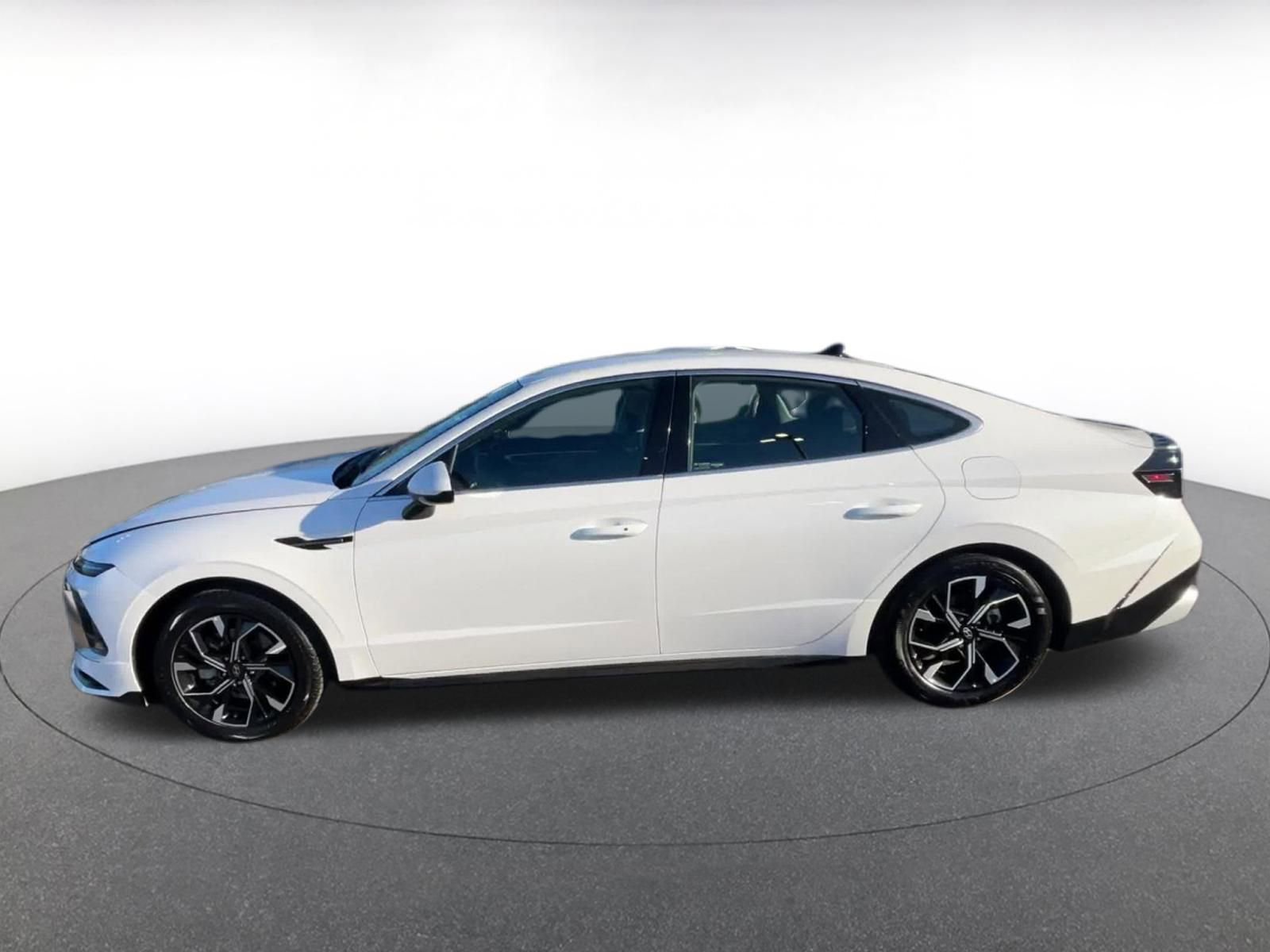 Thumbnail: 2025 Hyundai Sonata - 9