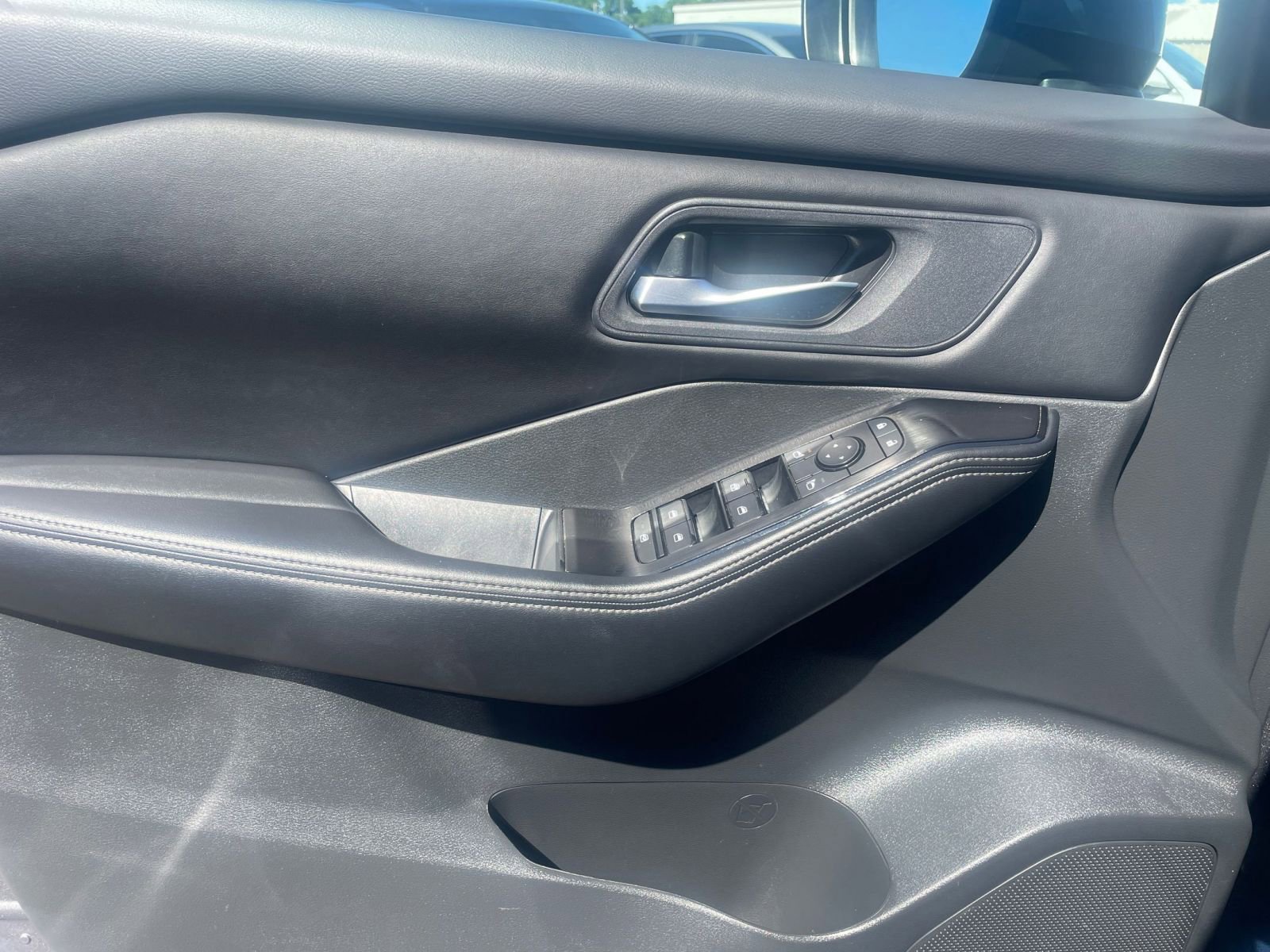 Thumbnail: 2025 Nissan Rogue - 18