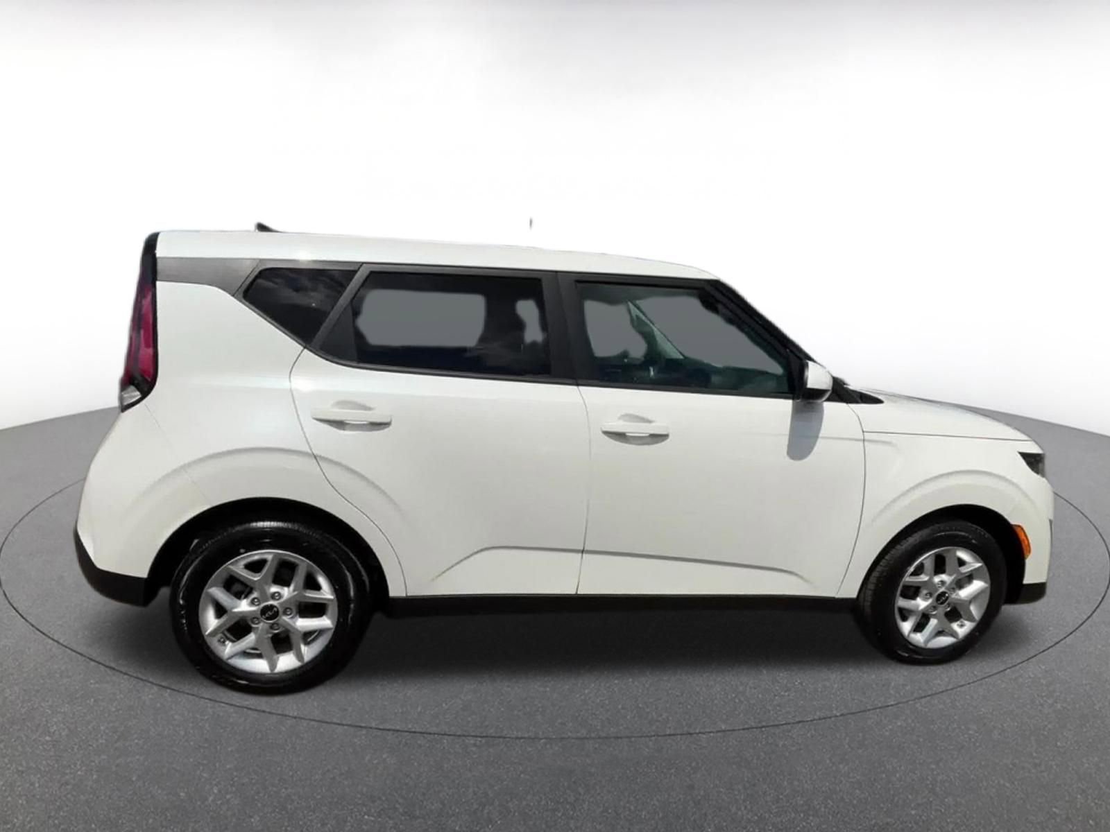 Thumbnail: 2025 Kia Soul - 16