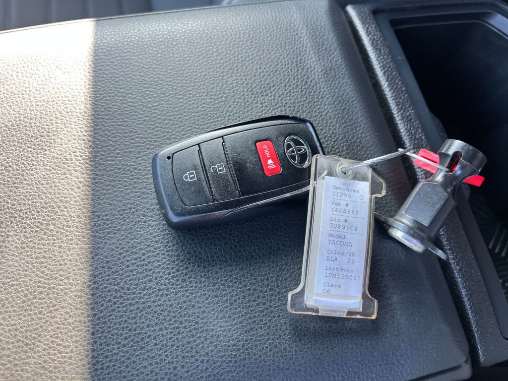 Thumbnail: 2025 Toyota Tacoma - 31