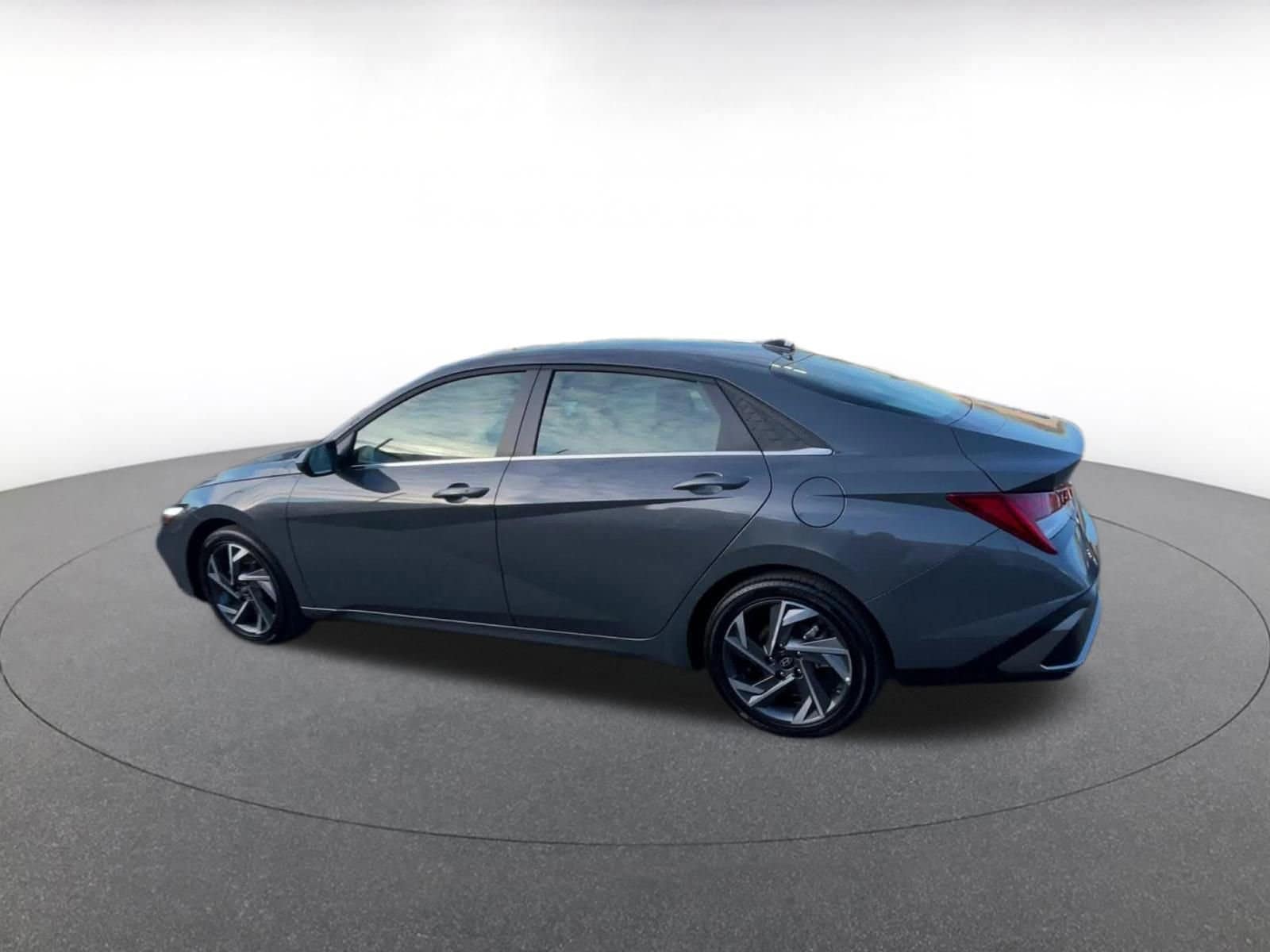 Thumbnail: 2025 Hyundai Elantra - 11