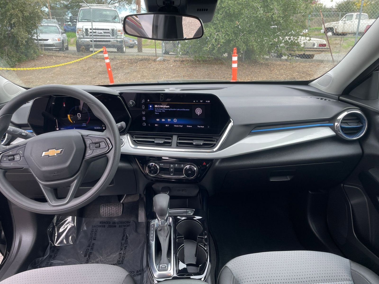 Thumbnail: 2025 Chevrolet Trax - 31