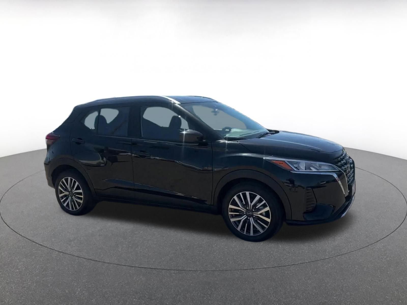 Thumbnail: 2024 Nissan Kicks - 2