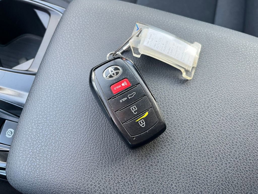 Thumbnail: 2025 Toyota Camry - 32