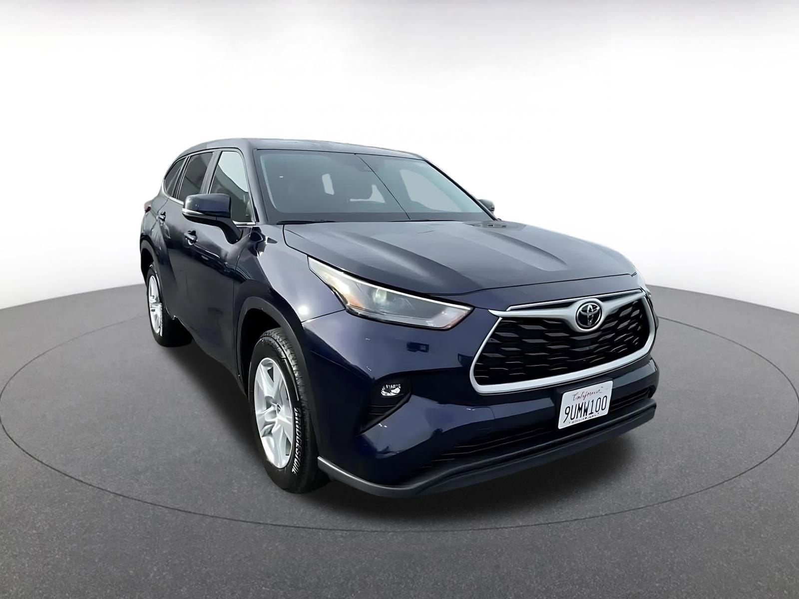 Thumbnail: 2025 Toyota Highlander - 3