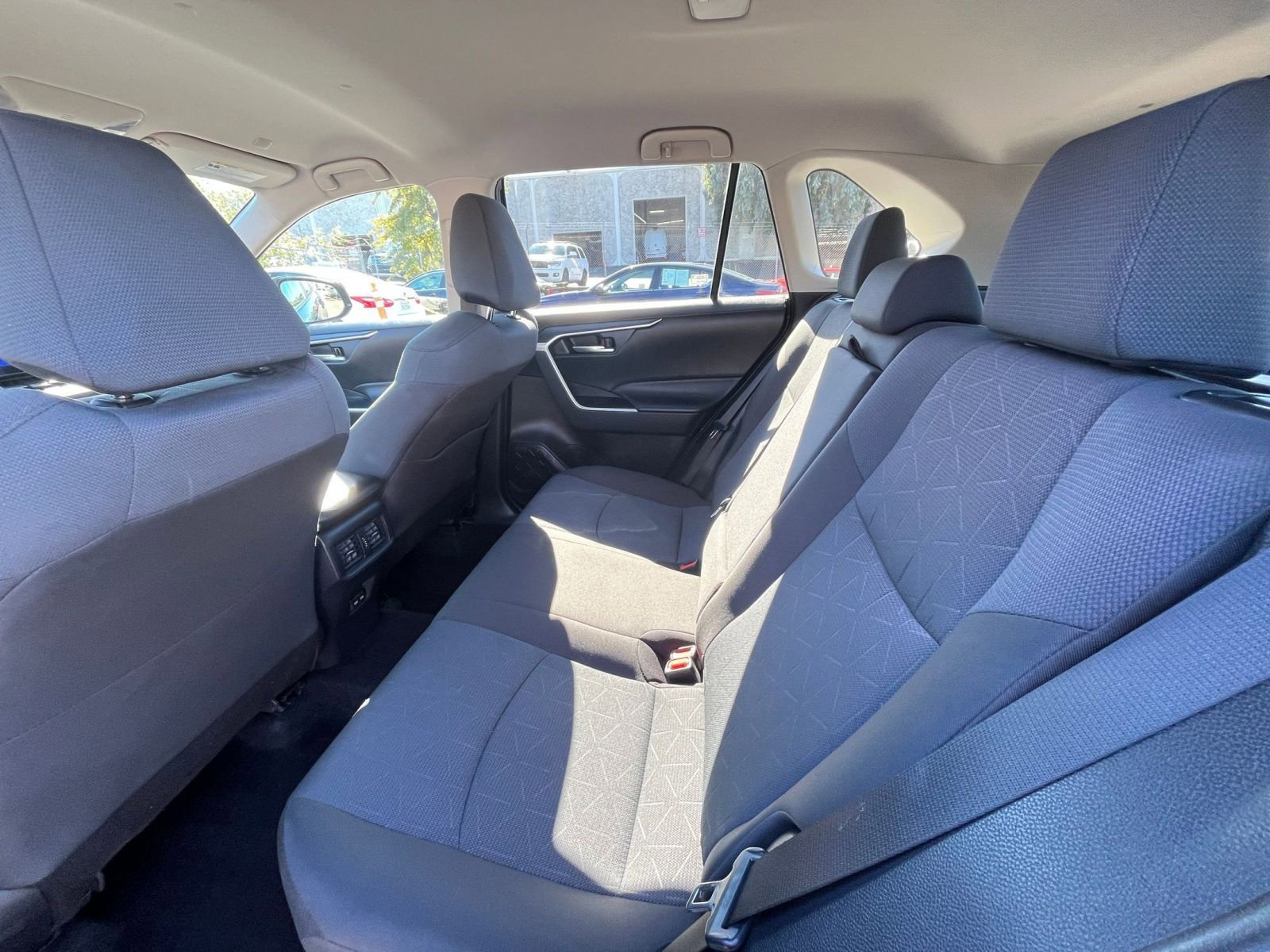 Thumbnail: 2025 Toyota RAV4 - 25