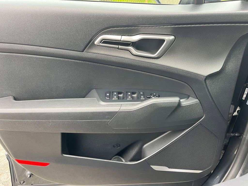 Thumbnail: 2025 Kia Sportage - 21