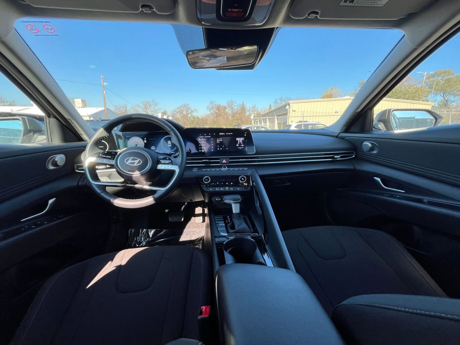 Thumbnail: 2025 Hyundai Elantra - 32