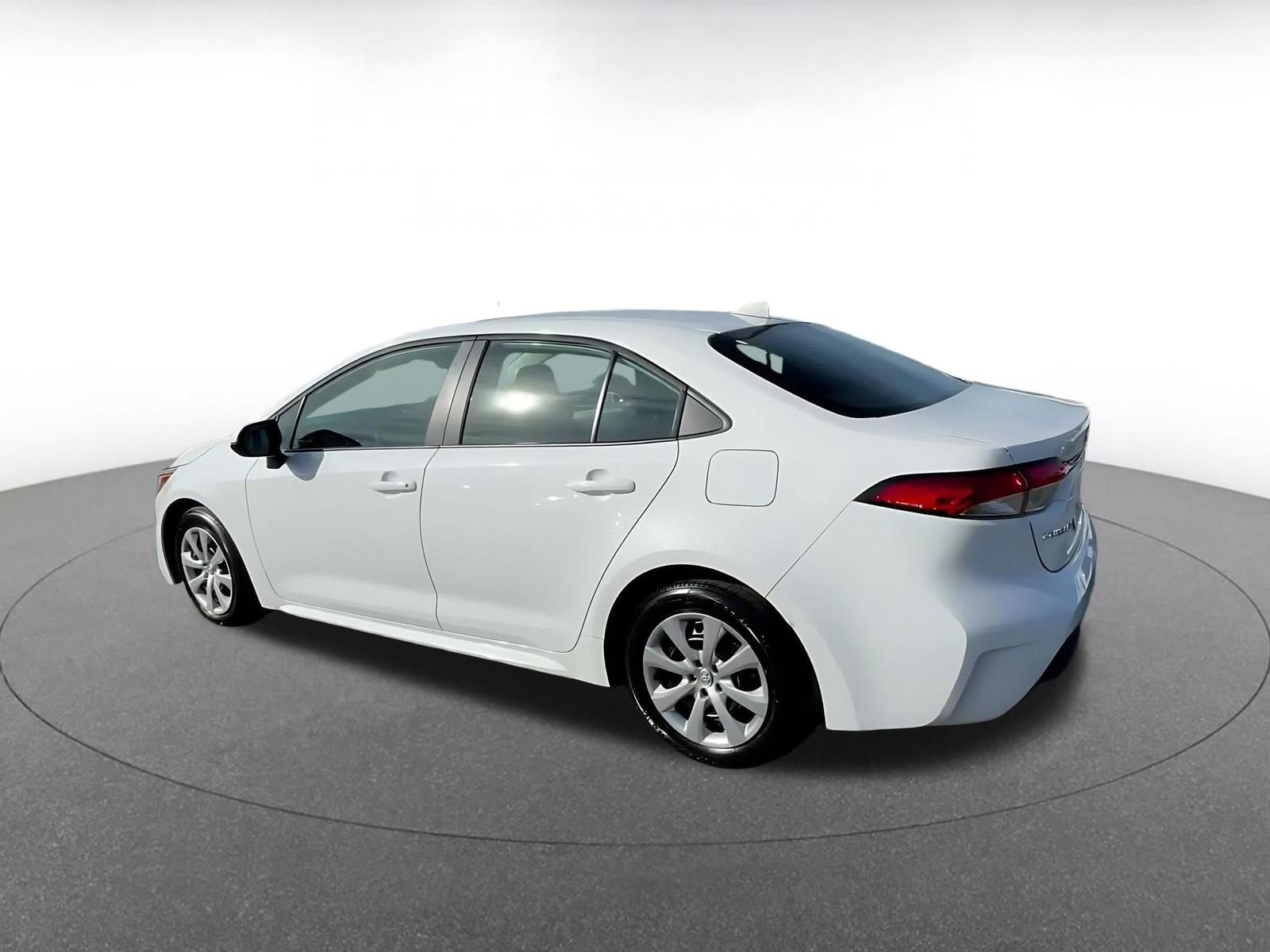 Thumbnail: 2025 Toyota Corolla - 10