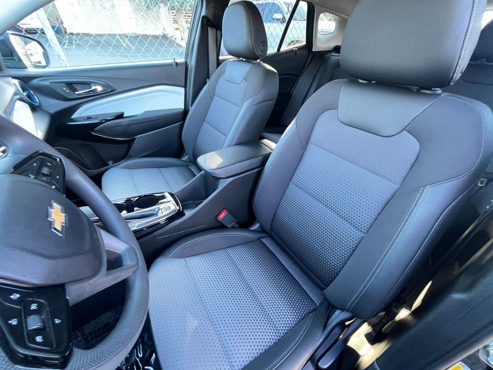 Thumbnail: 2025 Chevrolet Trax - 34