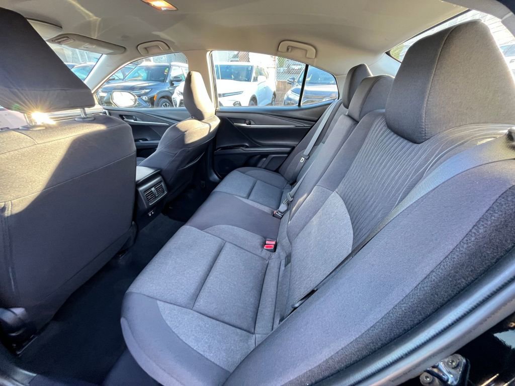 Thumbnail: 2025 Toyota Camry - 33