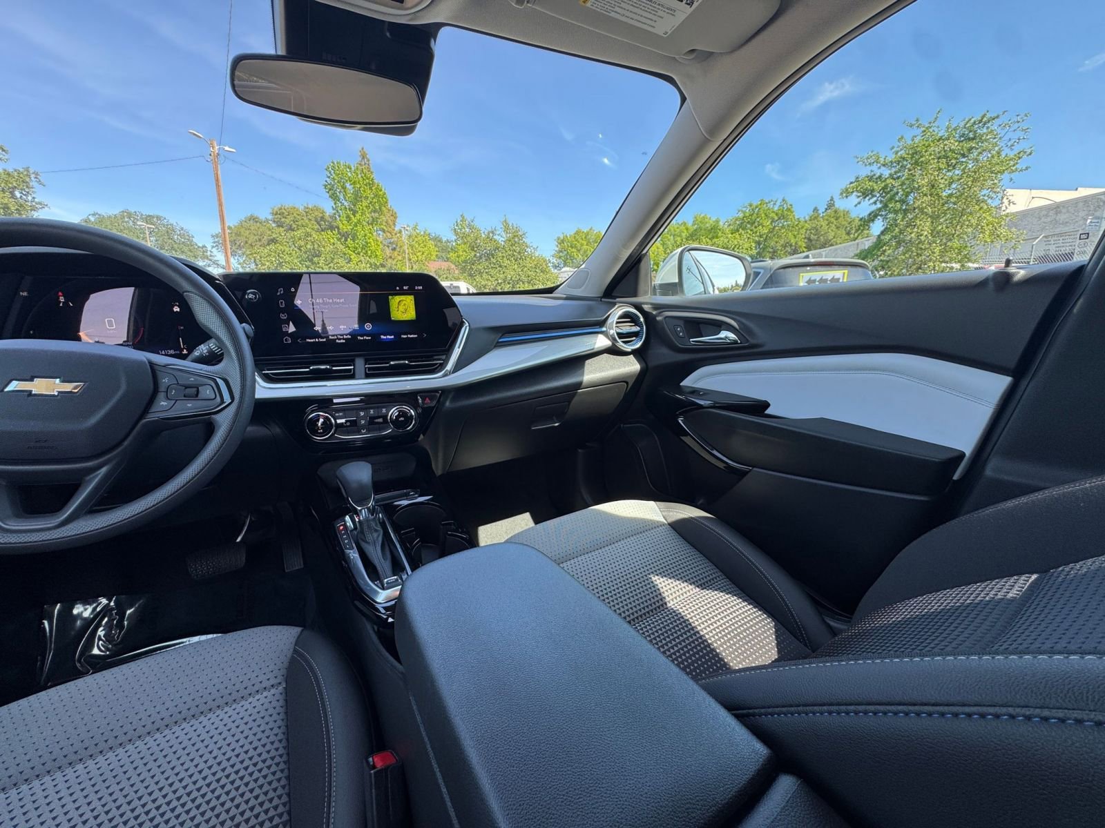 Thumbnail: 2025 Chevrolet Trax - 34