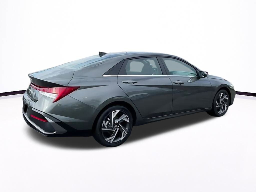 Thumbnail: 2025 Hyundai Elantra - 15