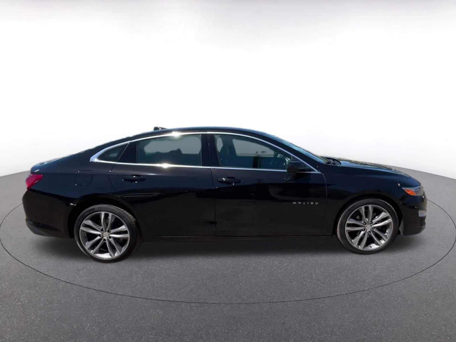 Thumbnail: 2024 Chevrolet Malibu - 16