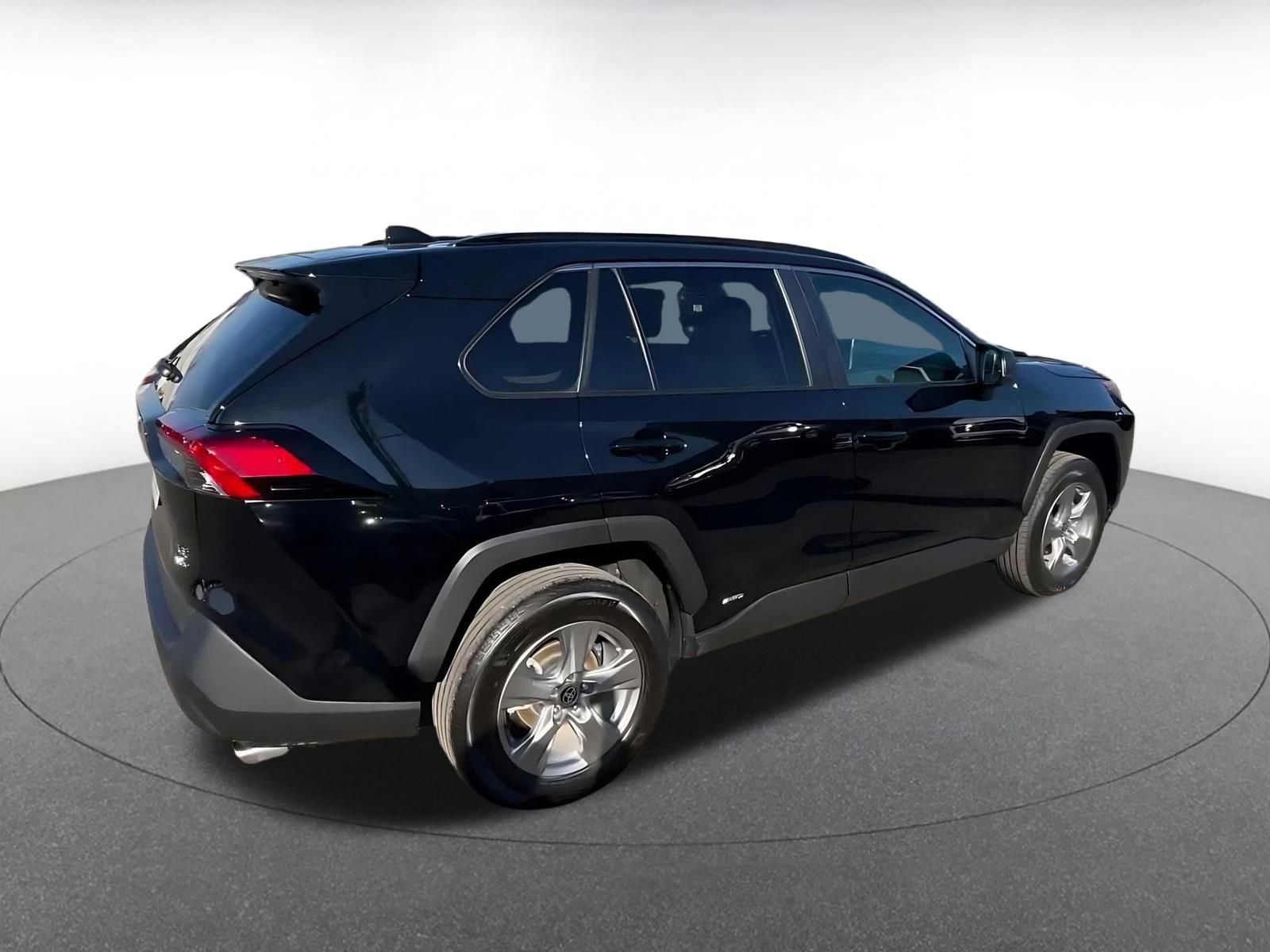 Thumbnail: 2025 Toyota RAV4 - 15