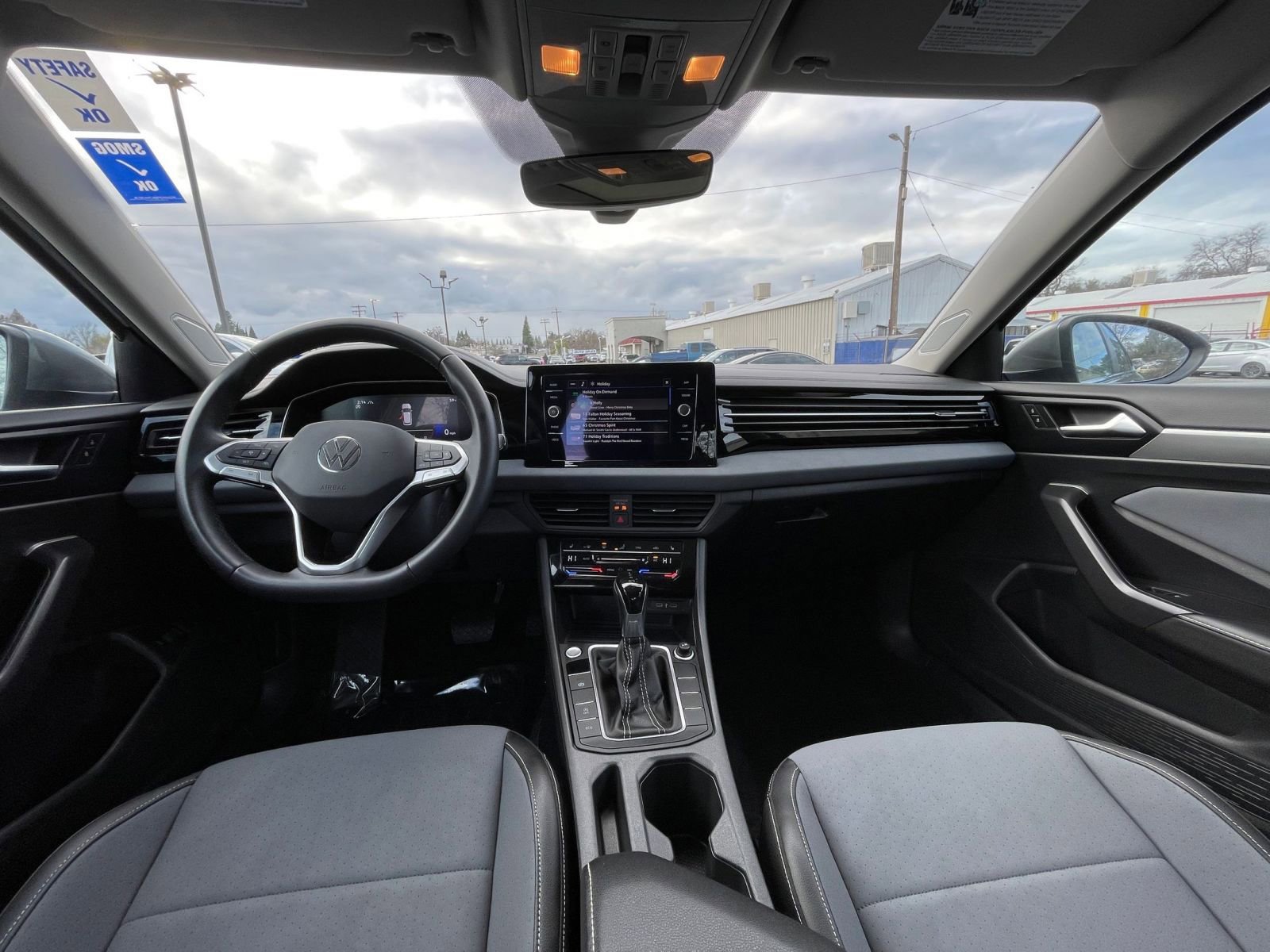 Thumbnail: 2025 Volkswagen Jetta - 32