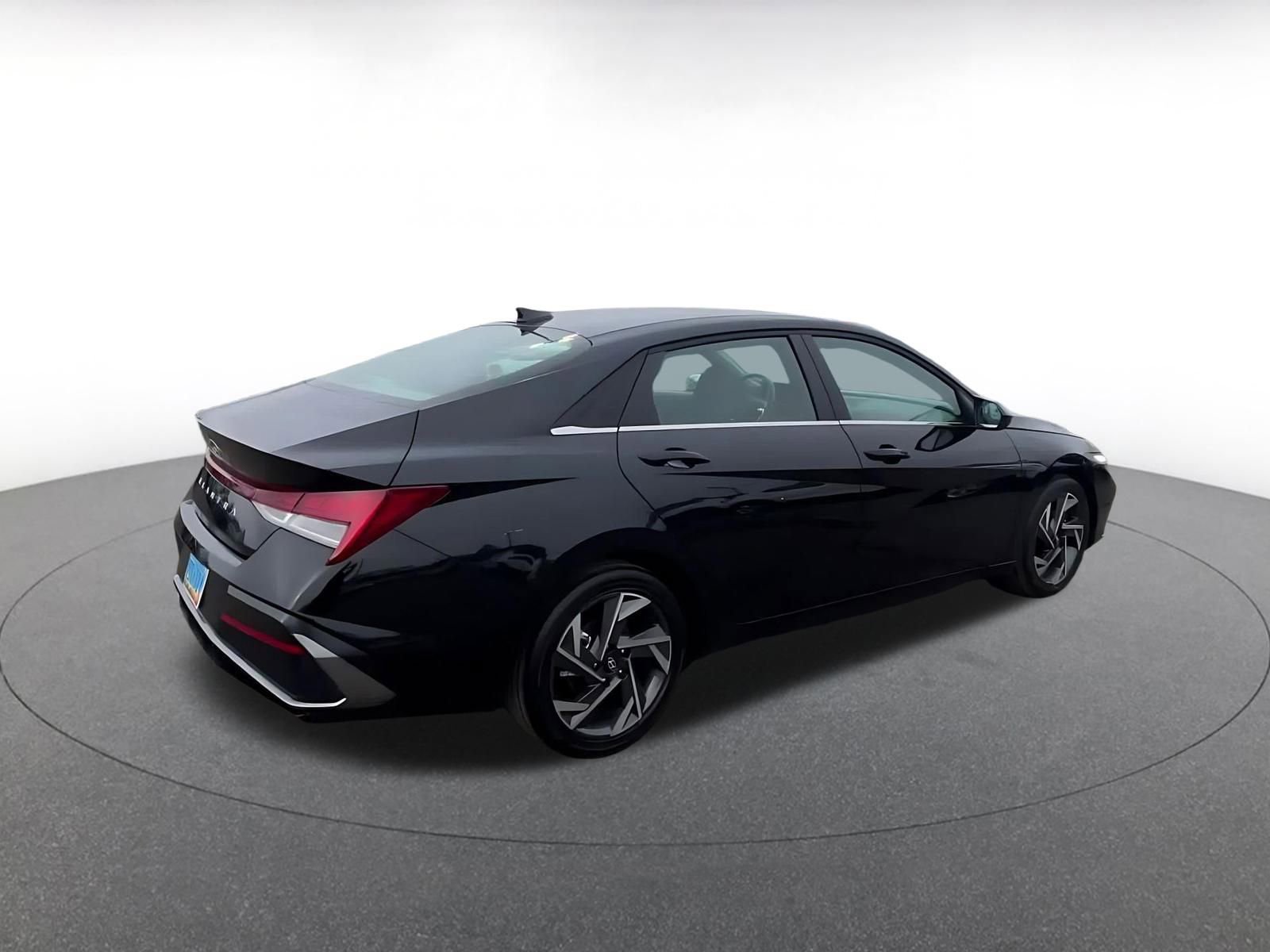 Thumbnail: 2025 Hyundai Elantra - 15