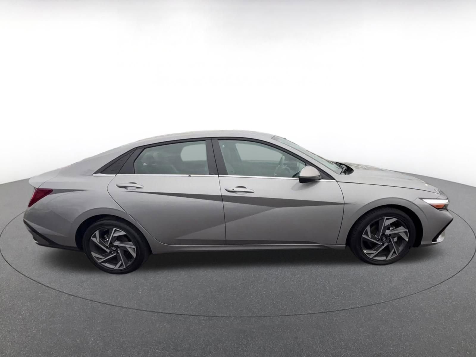 Thumbnail: 2025 Hyundai Elantra - 16